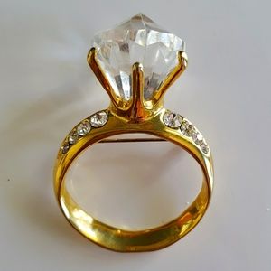 Engagement ring broach